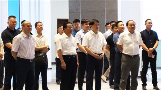 長(zhǎng)沙市委常委、市委組織部部長(zhǎng)張宏益一行調(diào)研國(guó)家網(wǎng)絡(luò)安全產(chǎn)業(yè)園區(qū)（長(zhǎng)沙），并參觀我司布展的園區(qū)展示推廣中心項(xiàng)目